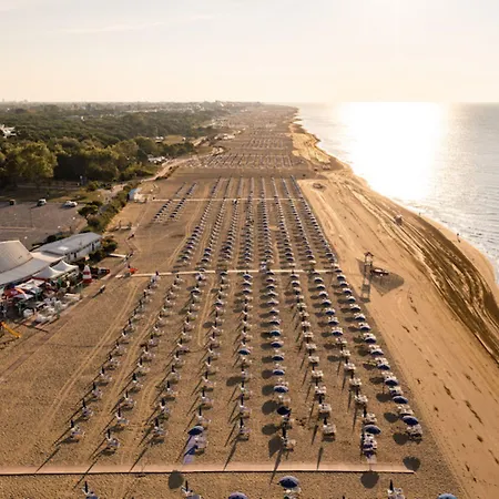 Fabulous In A Peaceful Area - Beahost Villa