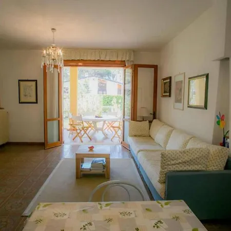 Fabulous In A Peaceful Area - Beahost Villa Bibione